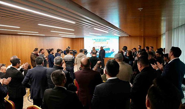 CHP Arnavutköy'de istifa depremi: 2 meclis üyesi ve 100 partili CHP'den istifa etti