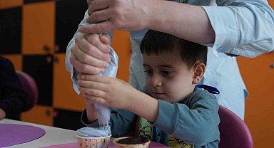 Çocuk üniversitesi minik öğrencileri ağırladı