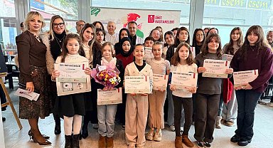 Çocuklar geleceğin robotik hayvanlarını resimledi