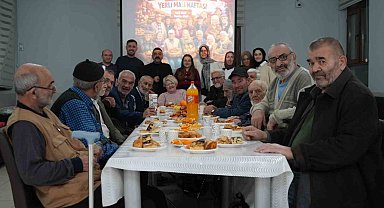 Çocuklar gibi şendiler: Yerli Malı Haftası Bayburt'taki huzurevinde neşeyle kutlandı