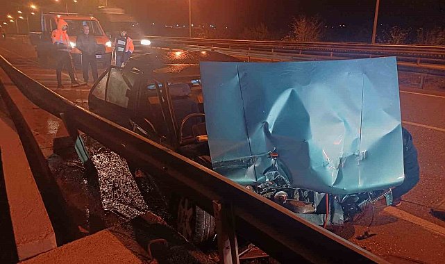 Çorum'da otomobil bariyerlere çarptı: 1 yaralı