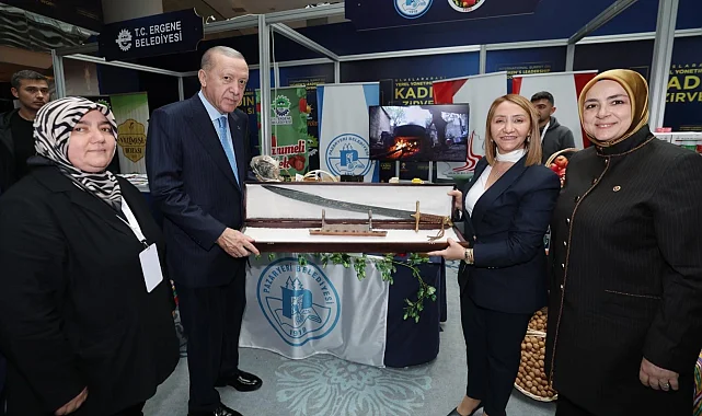 Cumhurbaşkanı Erdoğan'a Başkan Tekin'den özel hediye