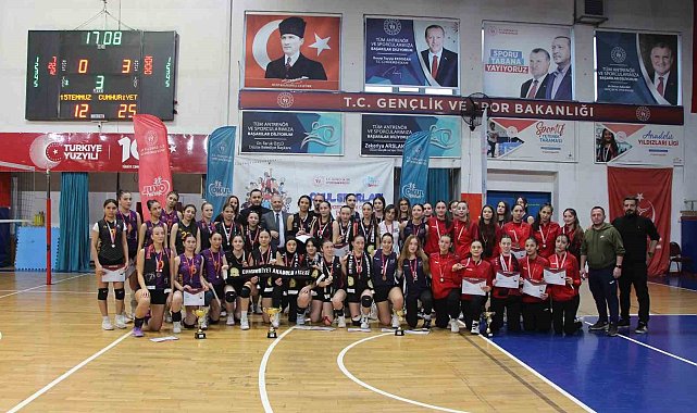 Cumhuriyet Anadolu Lisesi şampiyon