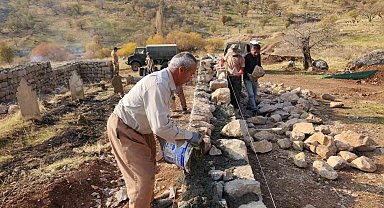 Derecik'te vefa örneği: Şehit mezarlıkları yeniden yapıldı