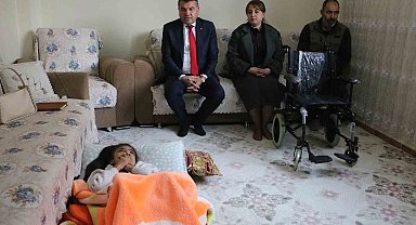 Devlet Bahçeli'den Diyarbakırlı engelli kıza tekerlekli sandalye sürprizi