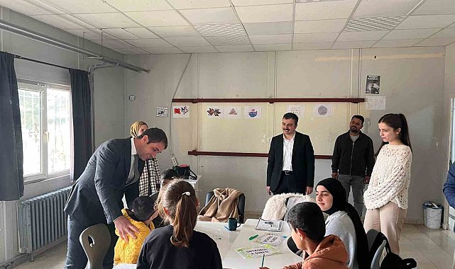 Dicle Kaymakamı Mustafa Atış özel gereksinimli öğrencilerle buluştu