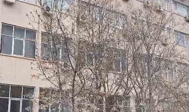 Dicle Üniversitesi'nde intihar girişiminde bulunan şahıs çatıdan indirildi
