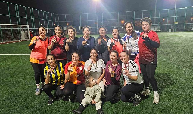 Didim'de anneler sahaya indi