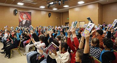 Dijital bağımlılık ve akran zorbalığına karşı kitaplı mücadele