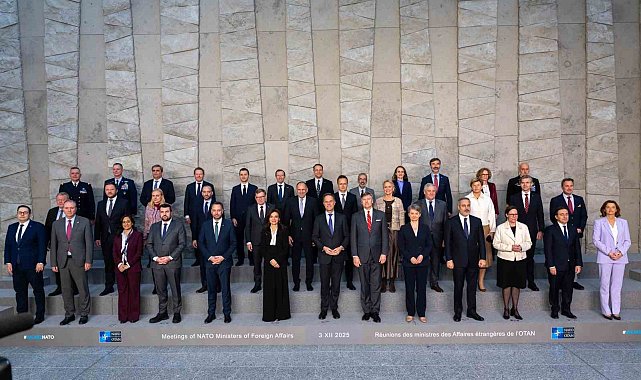 Dışişleri Bakanı Fidan, NATO Dışişleri Bakanları ile aile fotoğrafı çektirdi