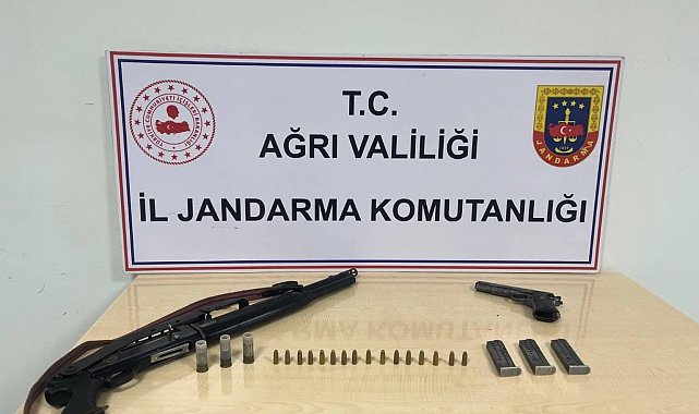 Diyadin'de bir evde ruhsatsız silah ve fişek ele geçirildi