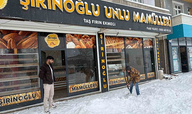 Diyadin'de kar yağışı hayatı olumsuz etkiledi