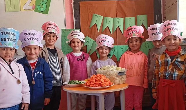 Diyadin'de minik ellerle turşu şenliği