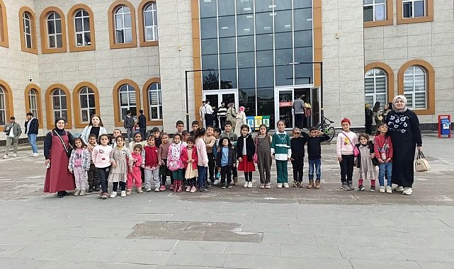 Diyadin'de öğrencilere unutulmaz sinema günü