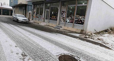 Diyadin'e mevsimin ilk karı düştü