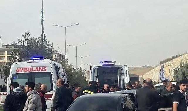 Diyarbakır'da otomobiller çarpıştı: 4 yaralı
