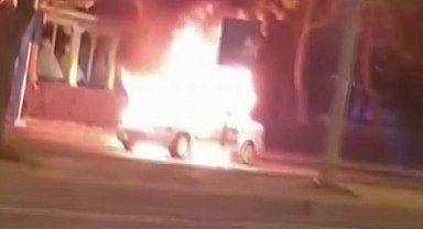 Diyarbakır'da seyir halindeki otomobil alev topuna döndü