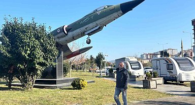 Dünya havacılık tarihine geçen Selçuk Bayraktar'a Sürmeneli hemşehrisinden şarkılı destek