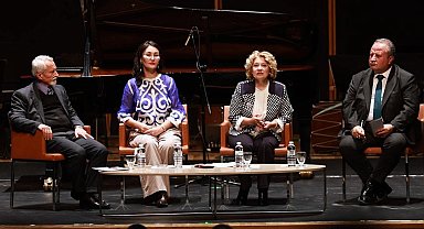 Dünya Türk Dili Ailesi Günü İzmir'de ilk kez düzenlendi