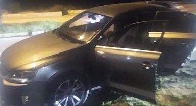 Dur ihtarına uymayan sürücü kovalamaca sonrası polise çarptı: 1 polis yaralandı