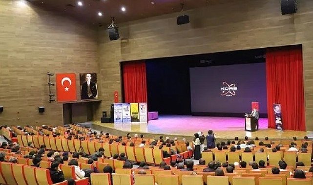 EBYÜ'de dijital bilgi ve yapay zekâ konuşuldu