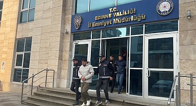 Edirne Kapıkule'de tarihi eser operasyonu: Büyük İskender portreli sikkelerle kaçarken yakalandılar