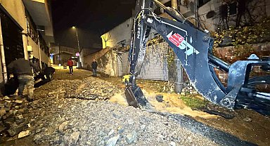 Edirne'de patlayan borudan fışkıran su metrelerce yükseğe çıktı
