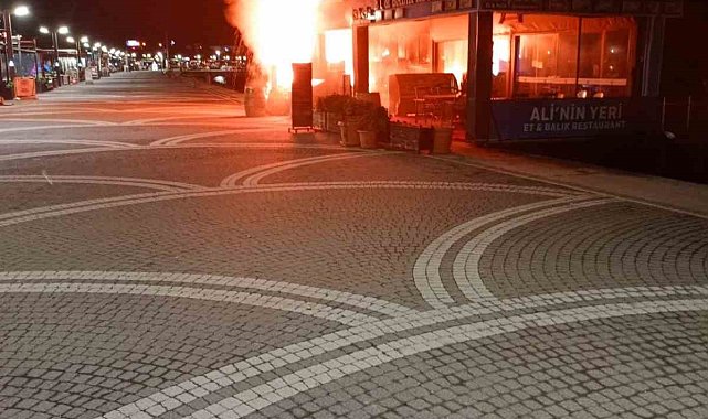 Edremit'te iş yerinde çıkan yangın itfaiye ekiplerince söndürüldü