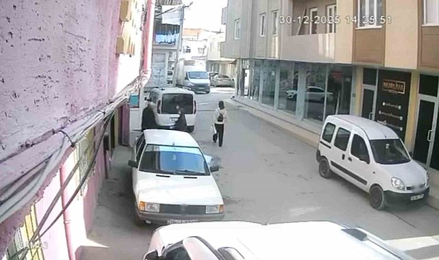 Ekmek arabasının kapısı böyle yere serdi