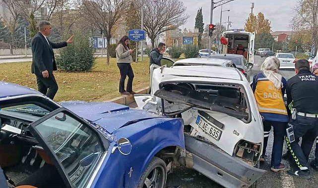 Elazığ'da 4 araçlı zincirleme kaza: 1 yaralı