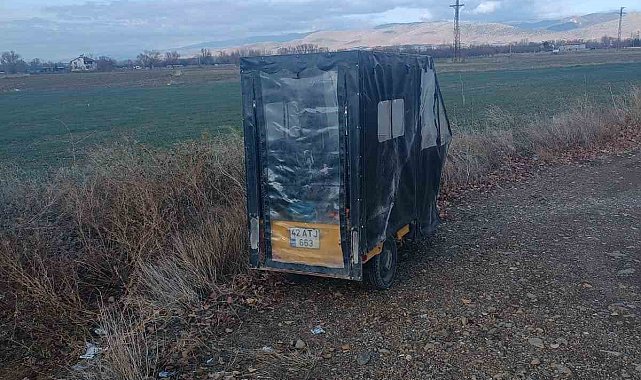 Elektrikli motosiklet devrildi: 2 yaralı