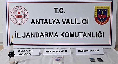 Elmalı'da jandarmadan uyuşturucu baskını