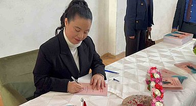 Engelli Ümmühan, ilk kitabını Cumhurbaşkanı Erdoğan'a yazdı