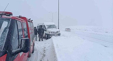 Erciş'te trafik kaza: 3 yaralı