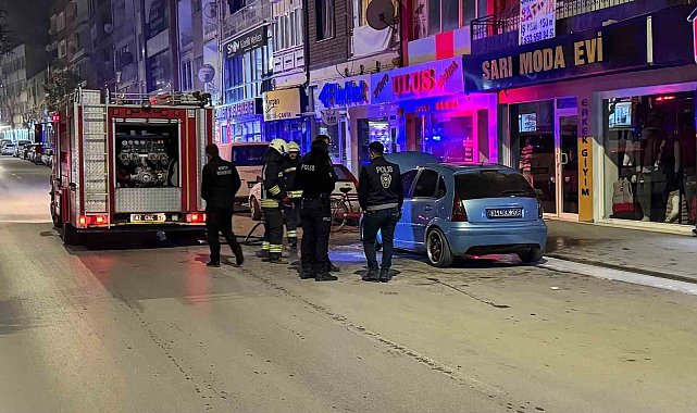 Ereğli'de park halindeki otomobilde yangın çıktı