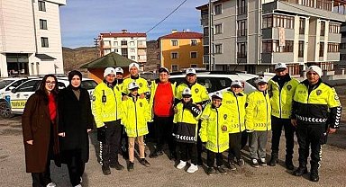 Erzincan Emniyetinden Engelliler Günü'nde öğrencilere özel trafik etkinliği