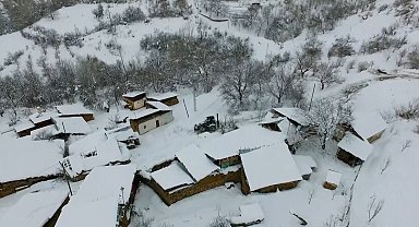 Erzincan'da kar ve tipi ulaşımı olumsuz etkiledi: 12 köy yolu kapandı
