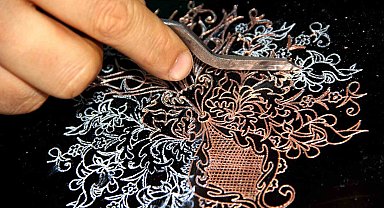 Erzincanlı kadınlar bakır işlemeciliğini yaşatıyor