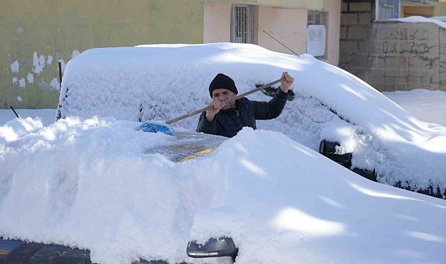 Erzurum beyaz örtüsüne büründü