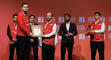 Erzurum Kızılay'a üç ödül