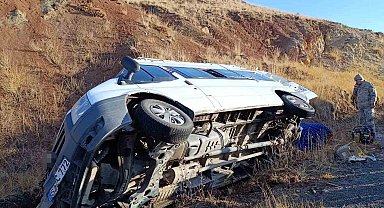 Erzurum'da öğretmenleri taşıyan servis minibüsü devrildi: 7 yaralı