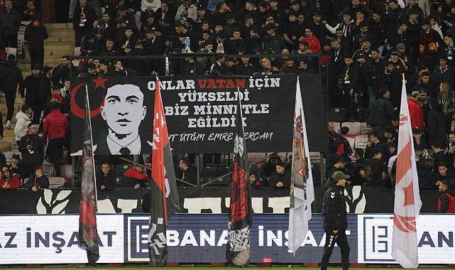 Es-Es taraftarı hava şehidi Emre Mercan'ı unutmadı