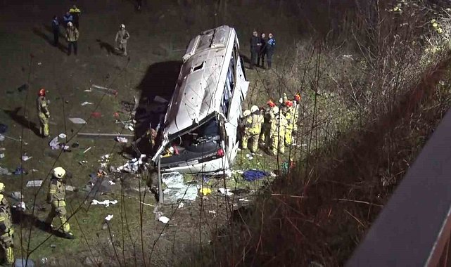 Esenyurt'ta servis minibüsü şarampole yuvarlandı: 2 ölü, 9 yaralı