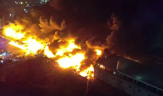 Esenyurt'ta nalbur deposunda yangın!