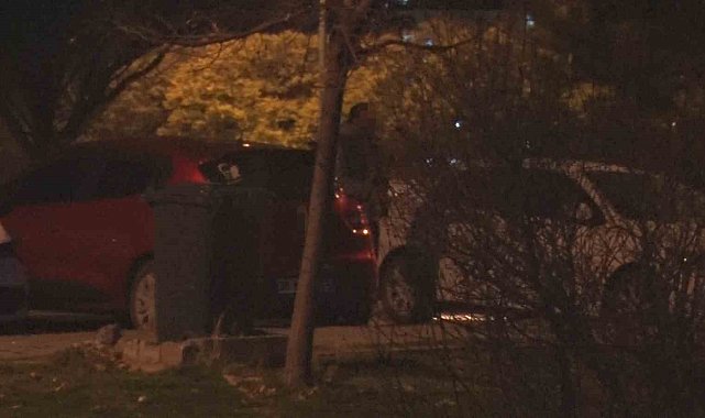 Eşi evi terk edince tüfeğe sarıldı