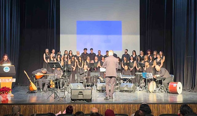Eskişehir'de öğretmenlerden ve öğrencilerden unutulmaz konser