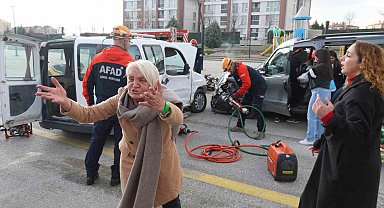 Eskişehir'de toplam 26 personel ve 9 araçla gerçekçi kaza tatbikatı