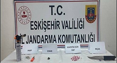 Eskişehir'e uyuşturucu getirmek isteyen şüpheliler jandarma tarafından yakalandı