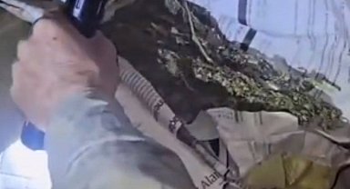 Evdeki eşyaların içinden uyuşturucu çıktı