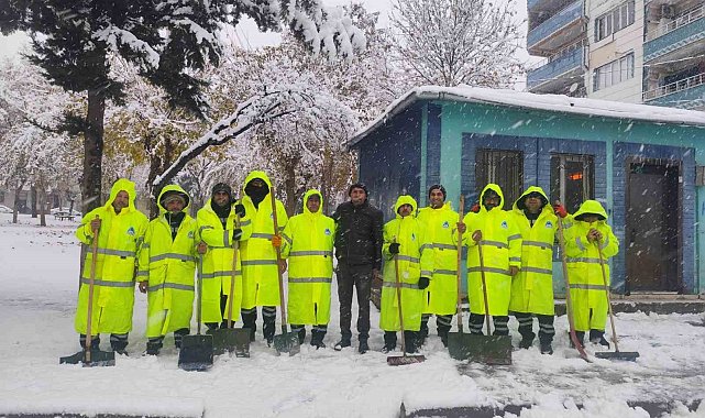 Eyyübiye Belediyesi ekiplerinden kar mesaisi